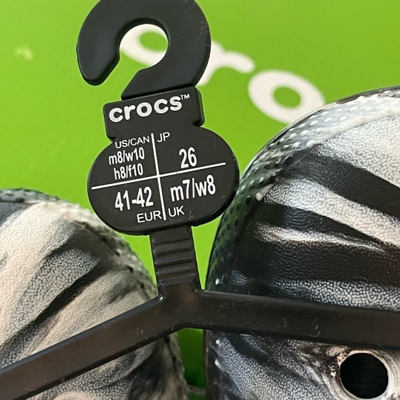 ❇️NWT❇️ Crocs Classic Lined Marbled Clog - Picture 7 of 10